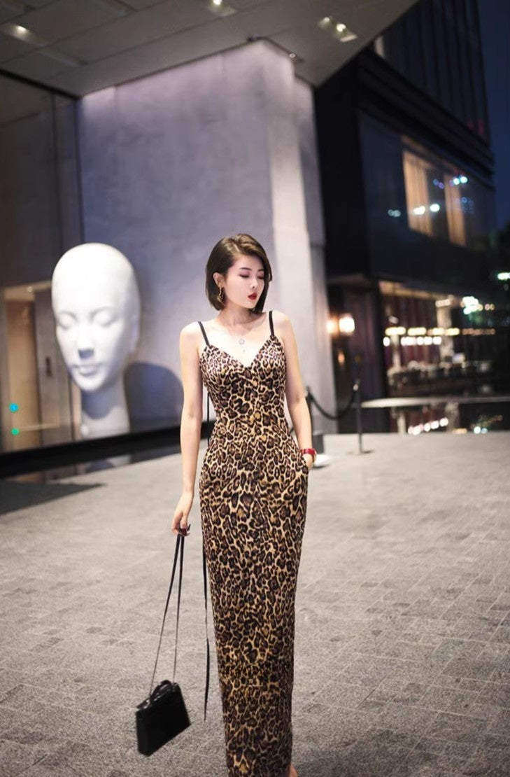evening dress. evening gown. leopard dress. evening wear.fashion.prom dress.