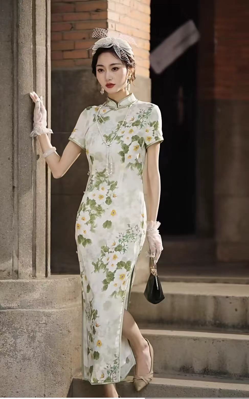 Chinese cheongsam dress. Modern Qipao. Traditional Qipao dress ...