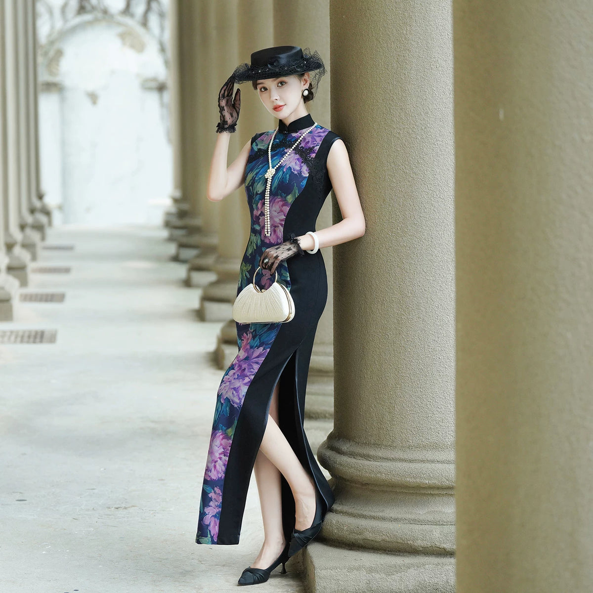 Colorful sleeveless modern qipao gown