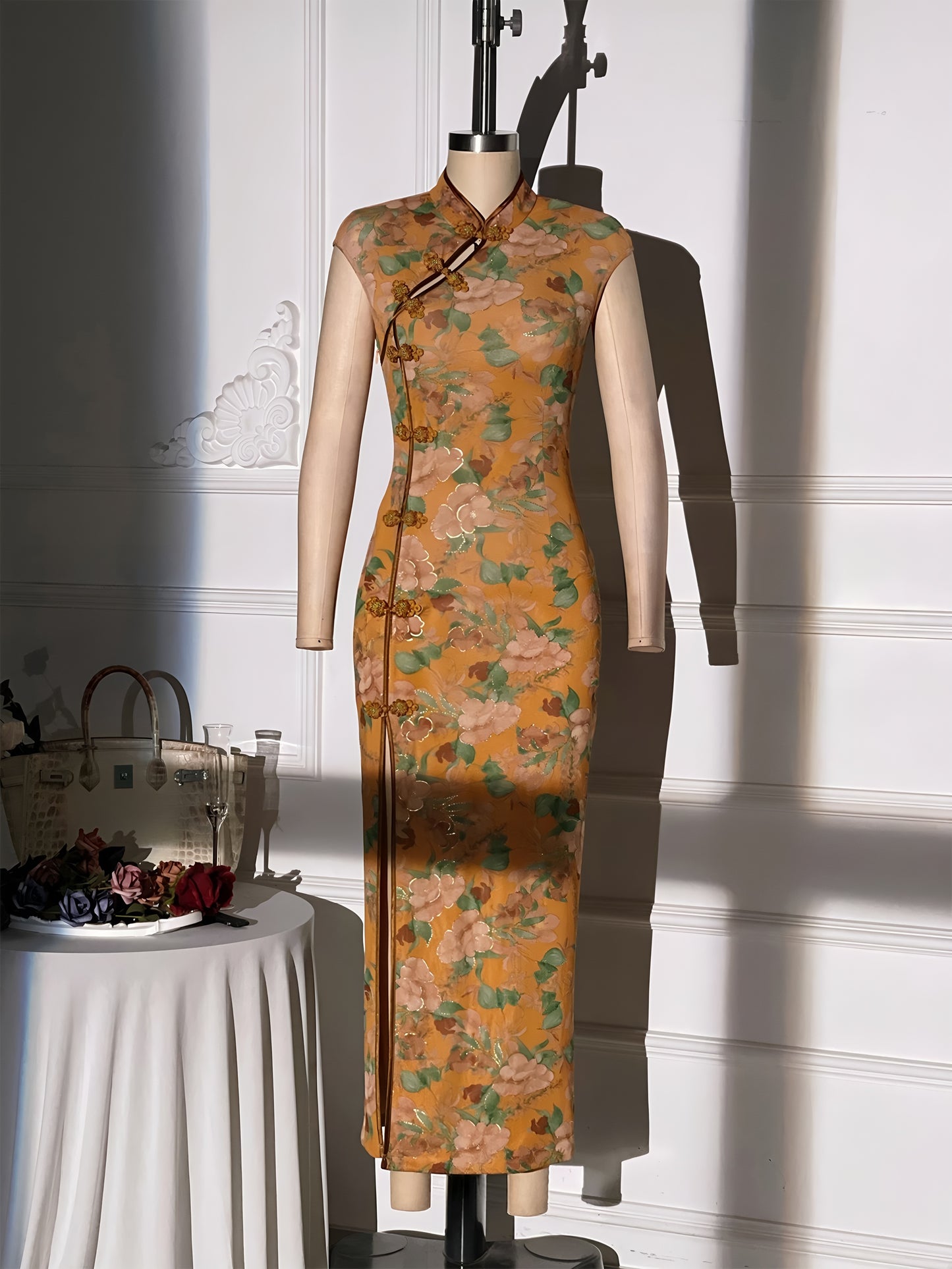 Gold-stamped printed retro cheongsam