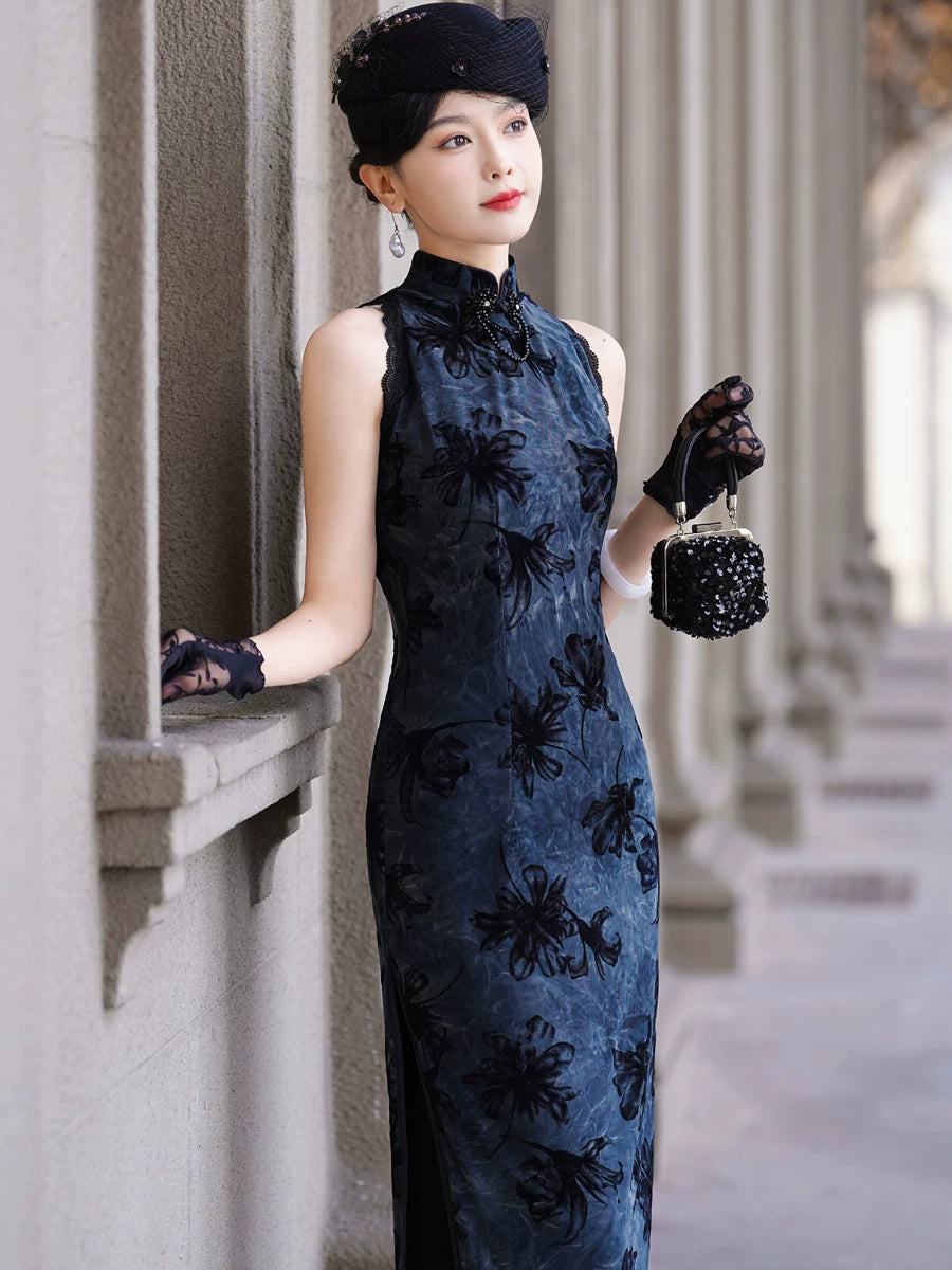Blue sleeveless modern qipao gown