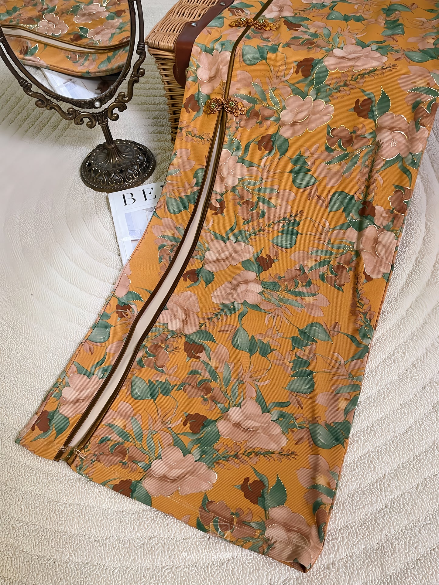 Gold-stamped printed retro cheongsam