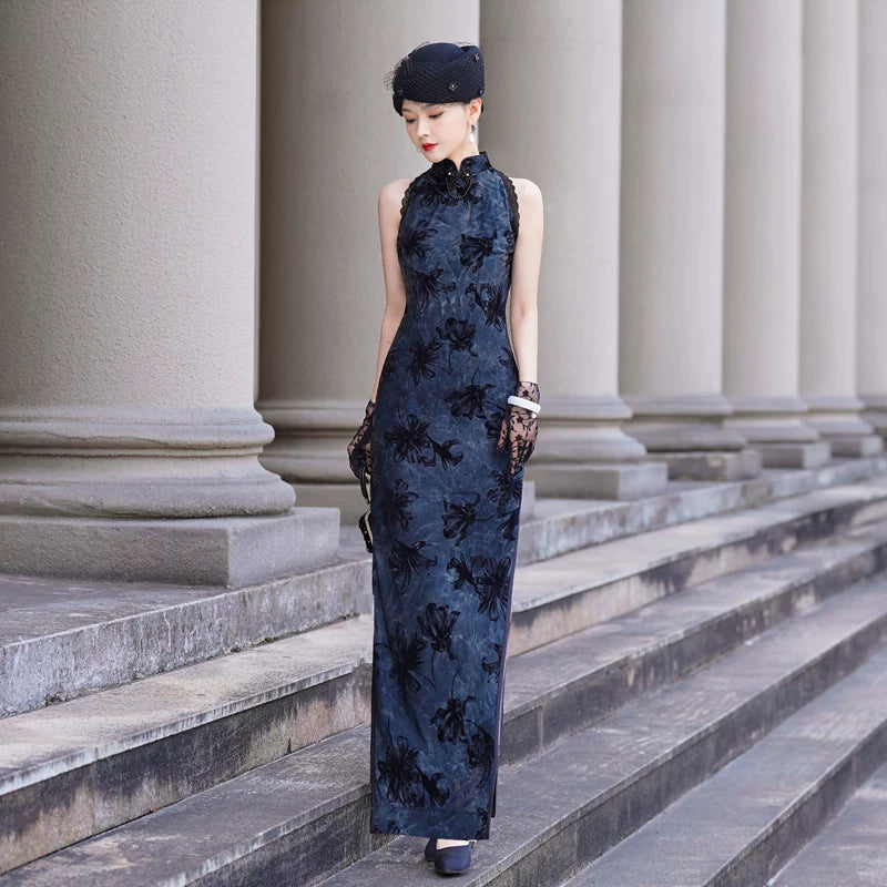 Blue sleeveless modern qipao gown