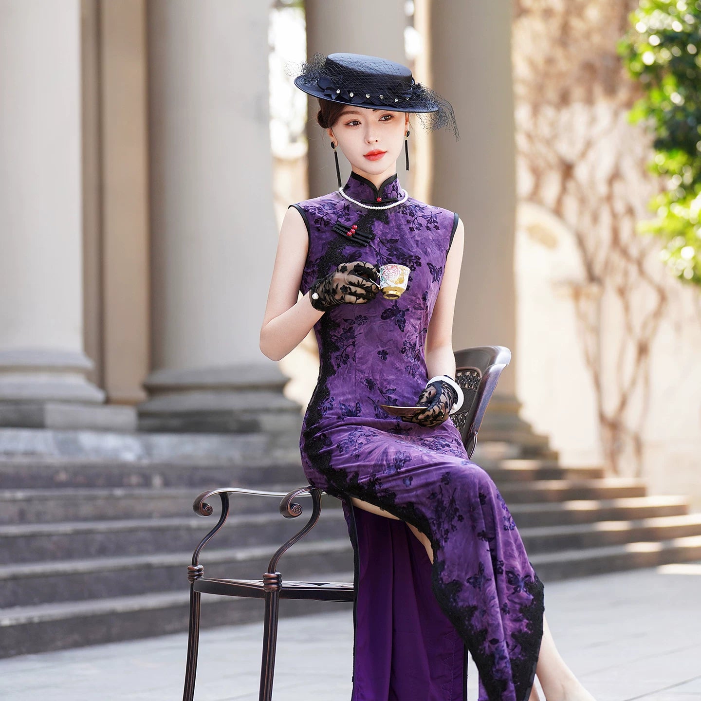 Purple sleeveless modern qipao