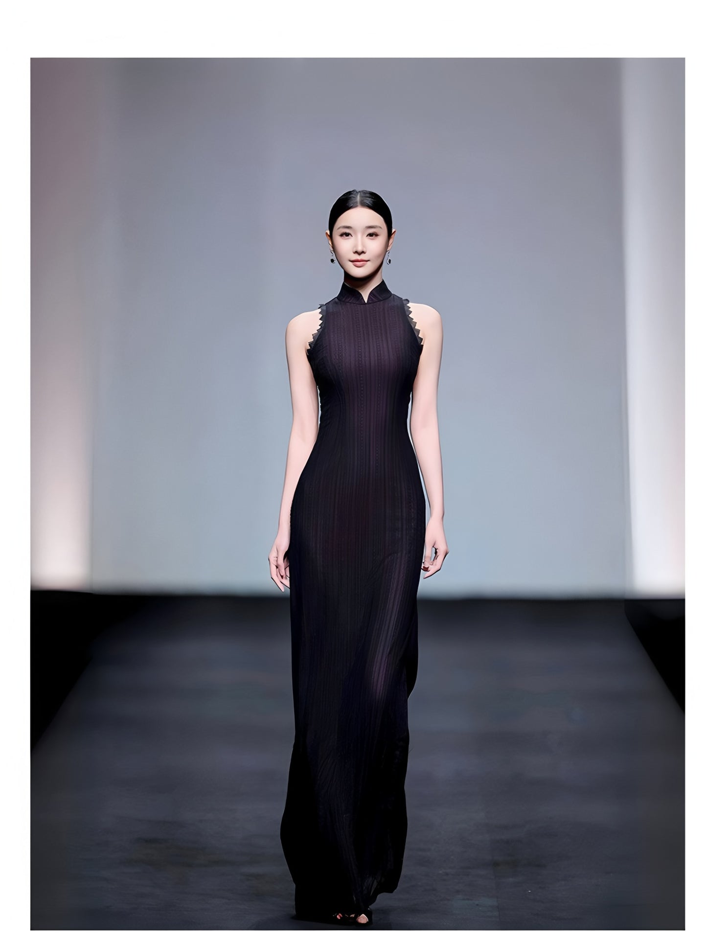 Brown sleeveless modern qipao