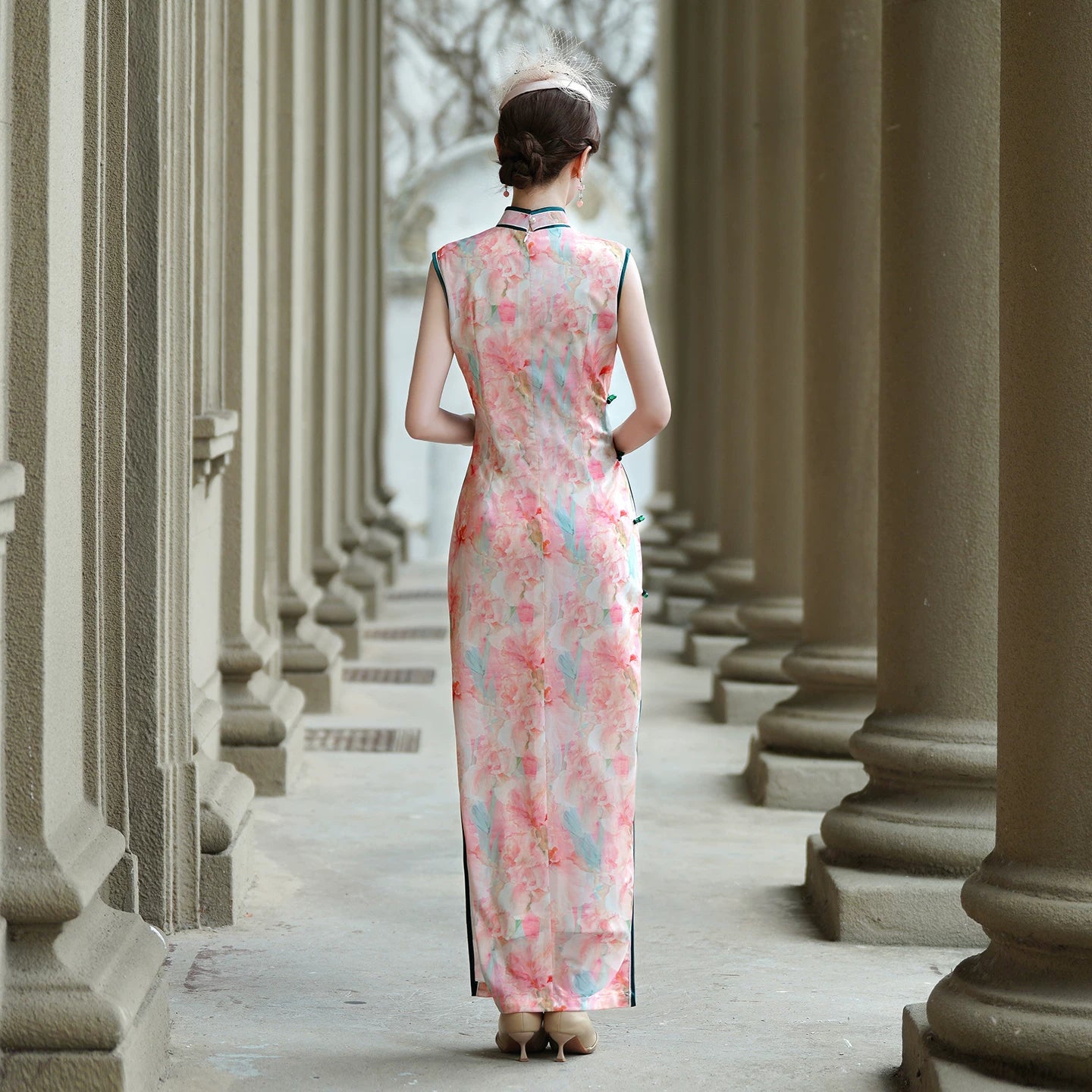 Pink sleeveless modern qipao gown