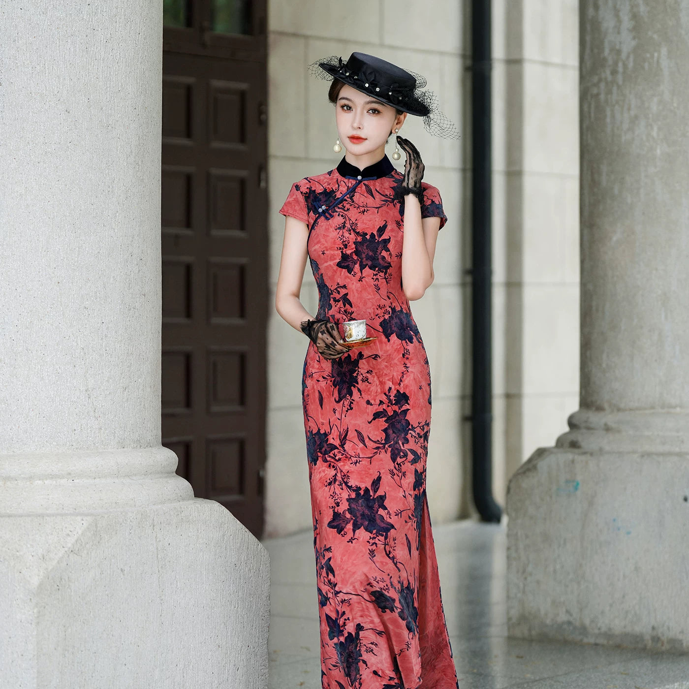 Red sleeveless modern qipao gown