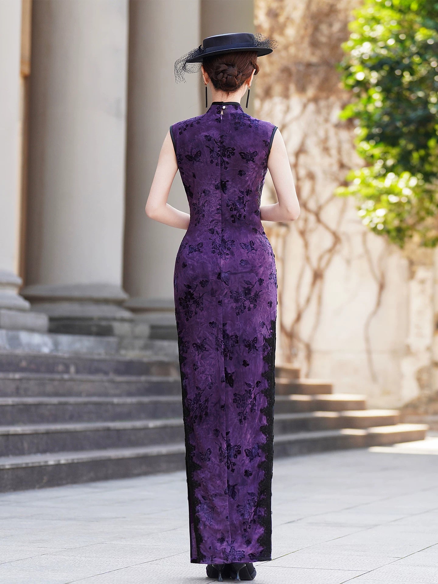 Purple sleeveless modern qipao