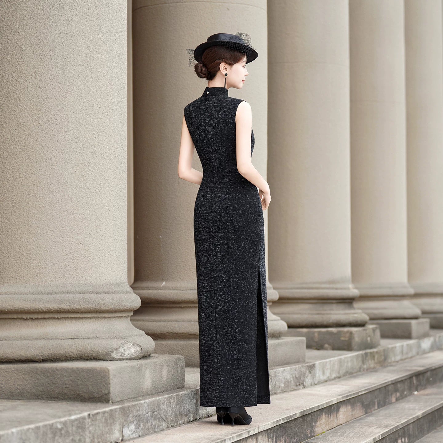 Black velvet sleeveless qipao gown