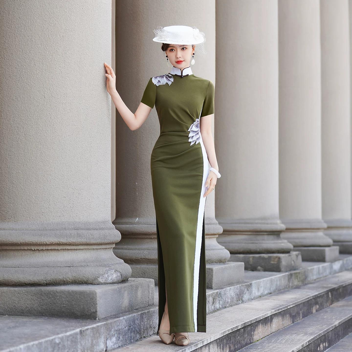 Green sleeveless modern qipao