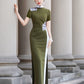 Green sleeveless modern qipao