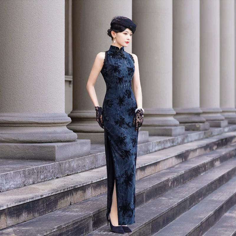 Blue sleeveless modern qipao gown