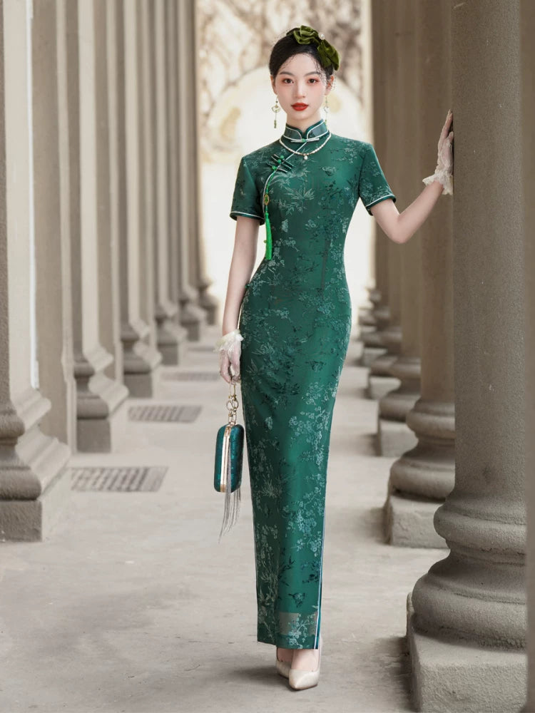 Short-sleeved green modern qipao gown