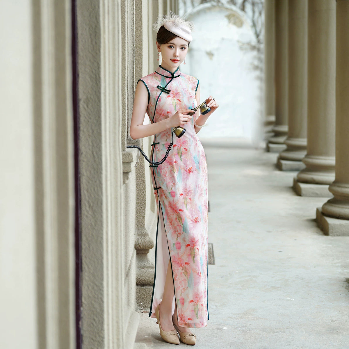 Pink sleeveless modern qipao gown