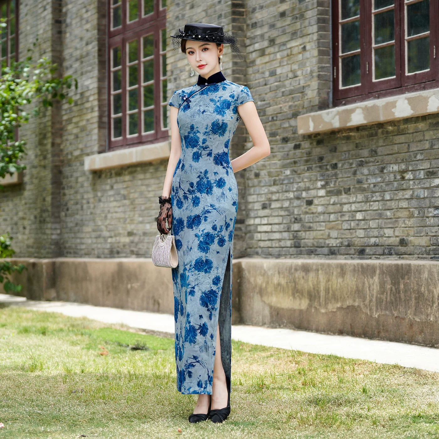 Red sleeveless modern qipao gown