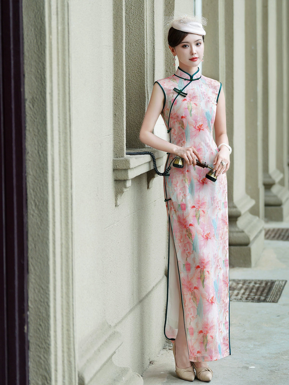 Pink sleeveless modern qipao gown