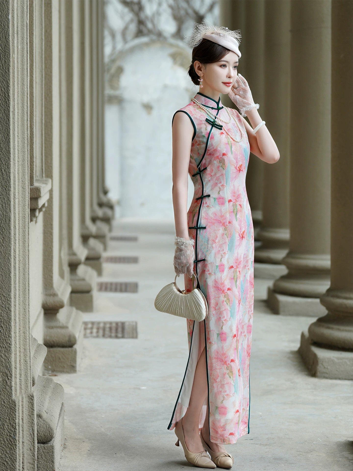 Pink sleeveless modern qipao gown