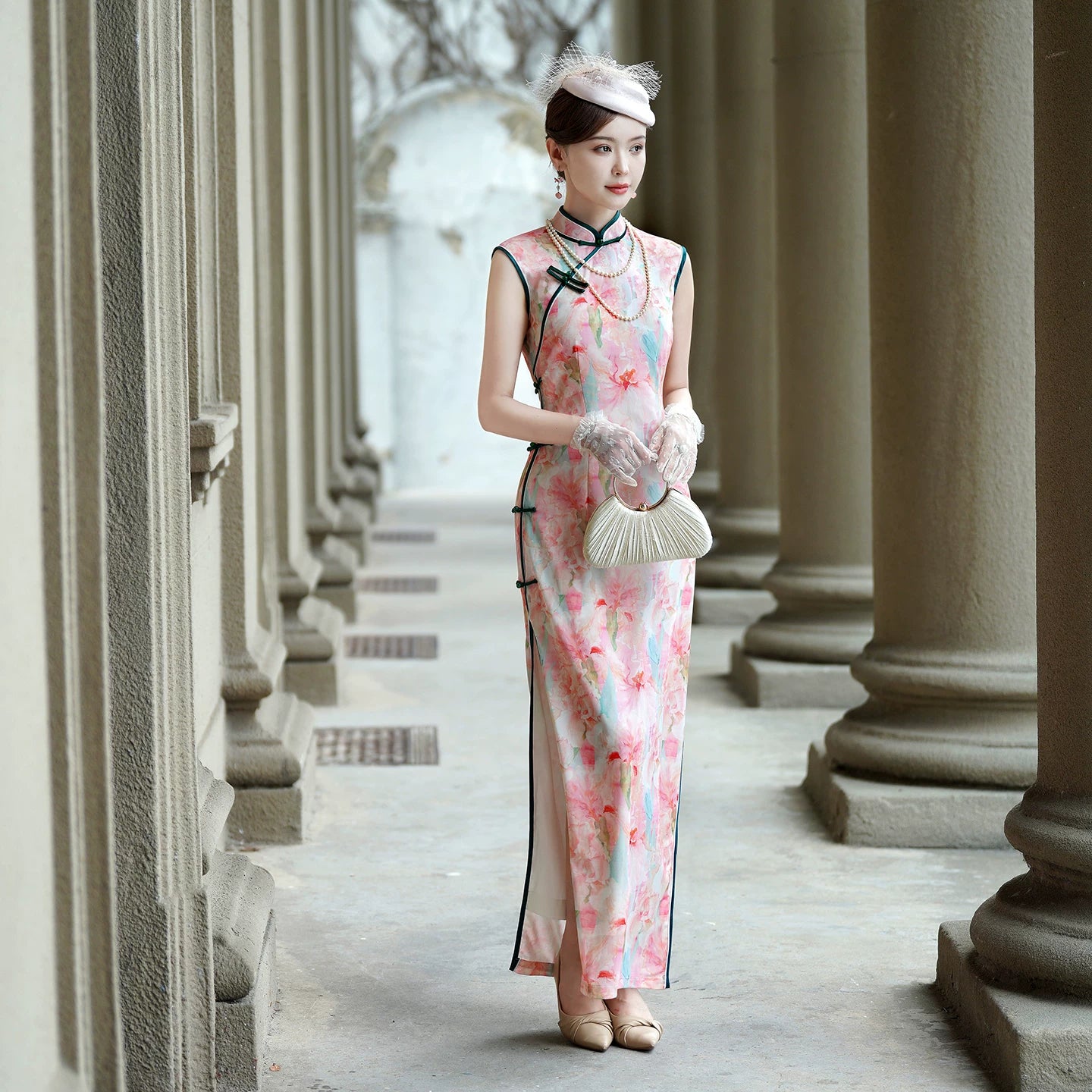 Pink sleeveless modern qipao gown