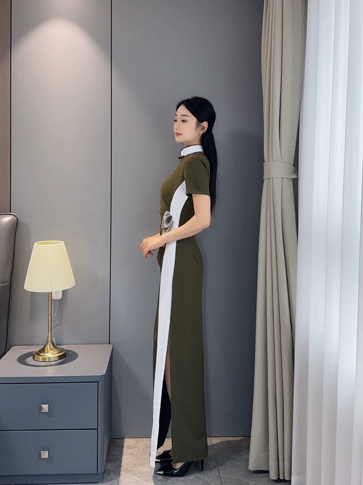 Green sleeveless modern qipao