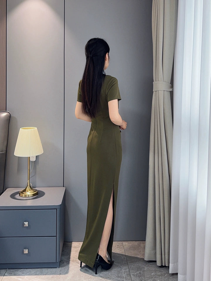 Green sleeveless modern qipao