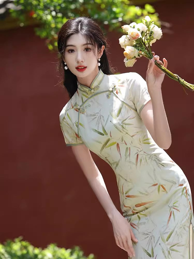Chinese cheongsam dress. Modern Qipao. Traditional Qipao dress ...