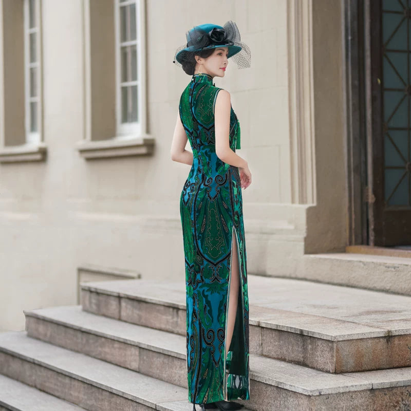 Green sleeveless modern qipao gown