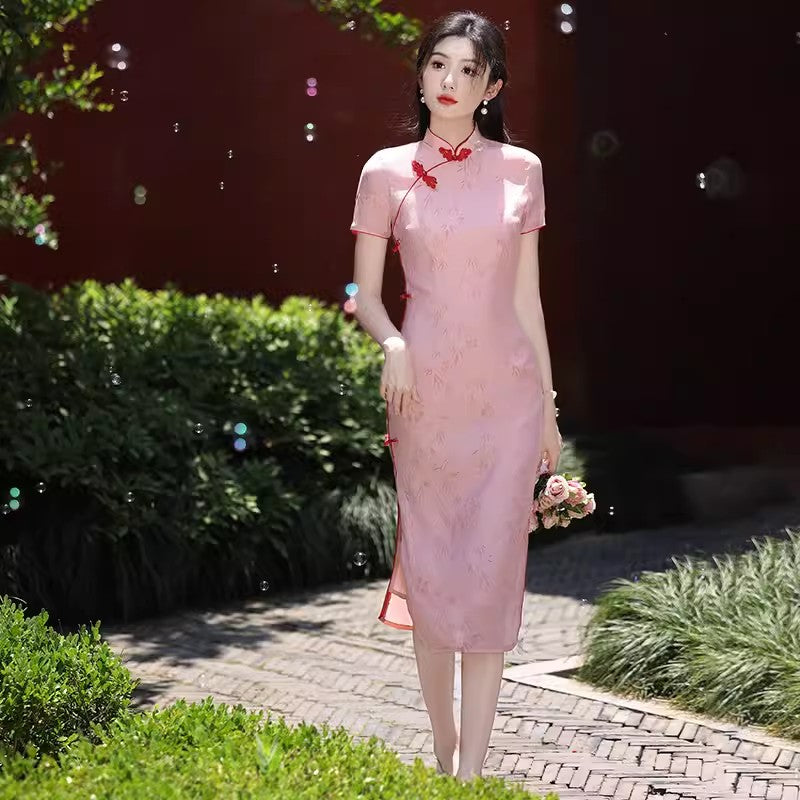 Chinese cheongsam dress. Modern Qipao. Traditional Qipao dress ...