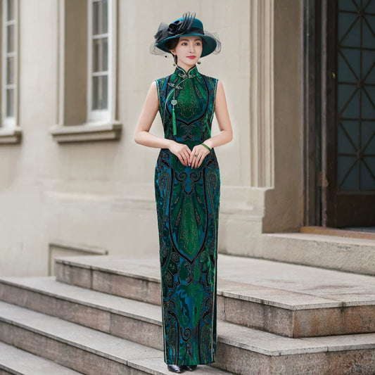 Green sleeveless modern qipao gown