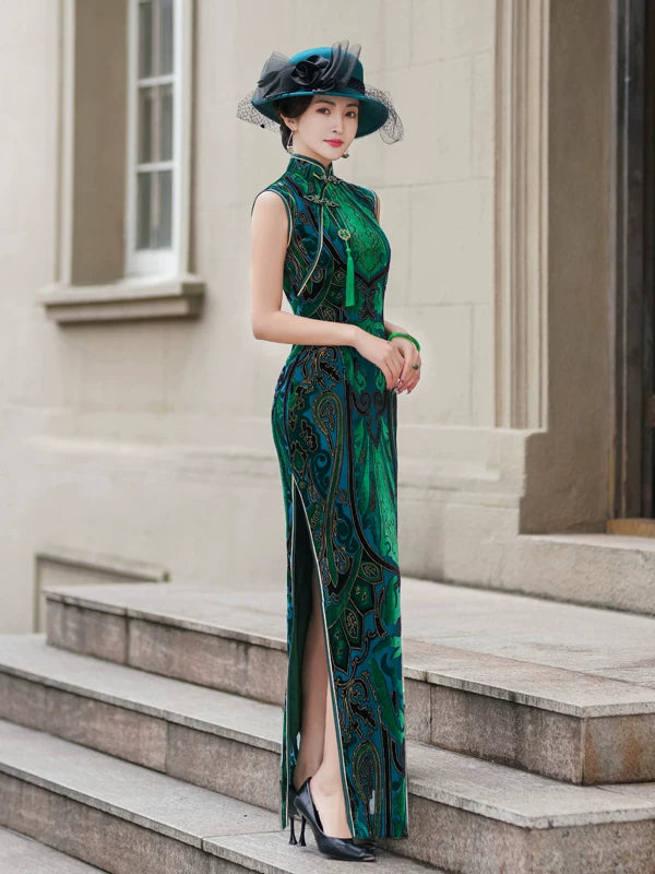 Green sleeveless modern qipao gown