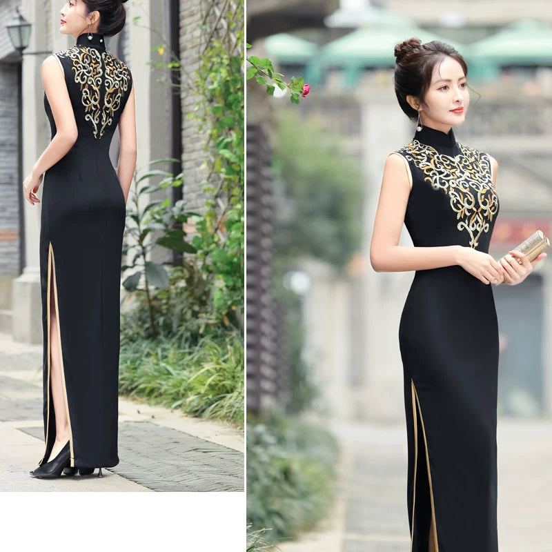Traditional black sleeveless qipao