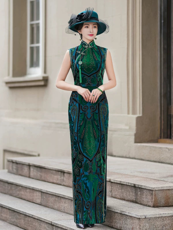 Green sleeveless modern qipao gown