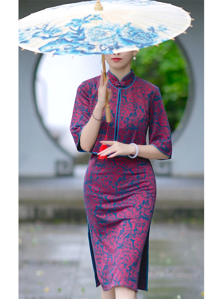Traditional Chinese cheongsam dress with shawl. Purple velvet Qipao evening gown.